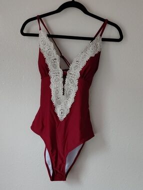 CUPSHE - Women's Maroon Wine Crochet  One Piece Swimsuit Bikini Size M
